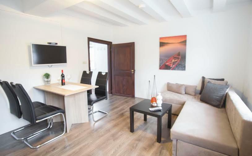 Residenz 4 Jahreszeiten Apartment Моншау Екстериор снимка